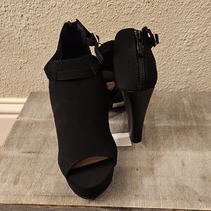 Elegant Black Women's Heeled Sandals